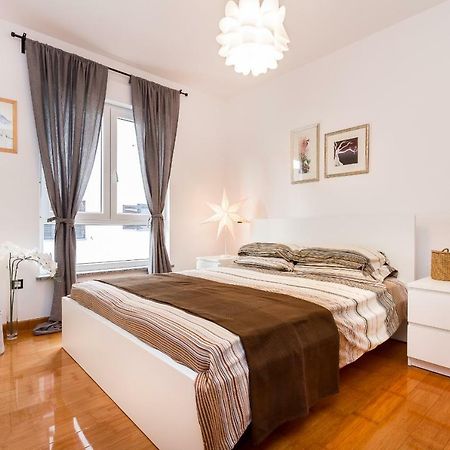 City Stylish Apartment Pola Esterno foto