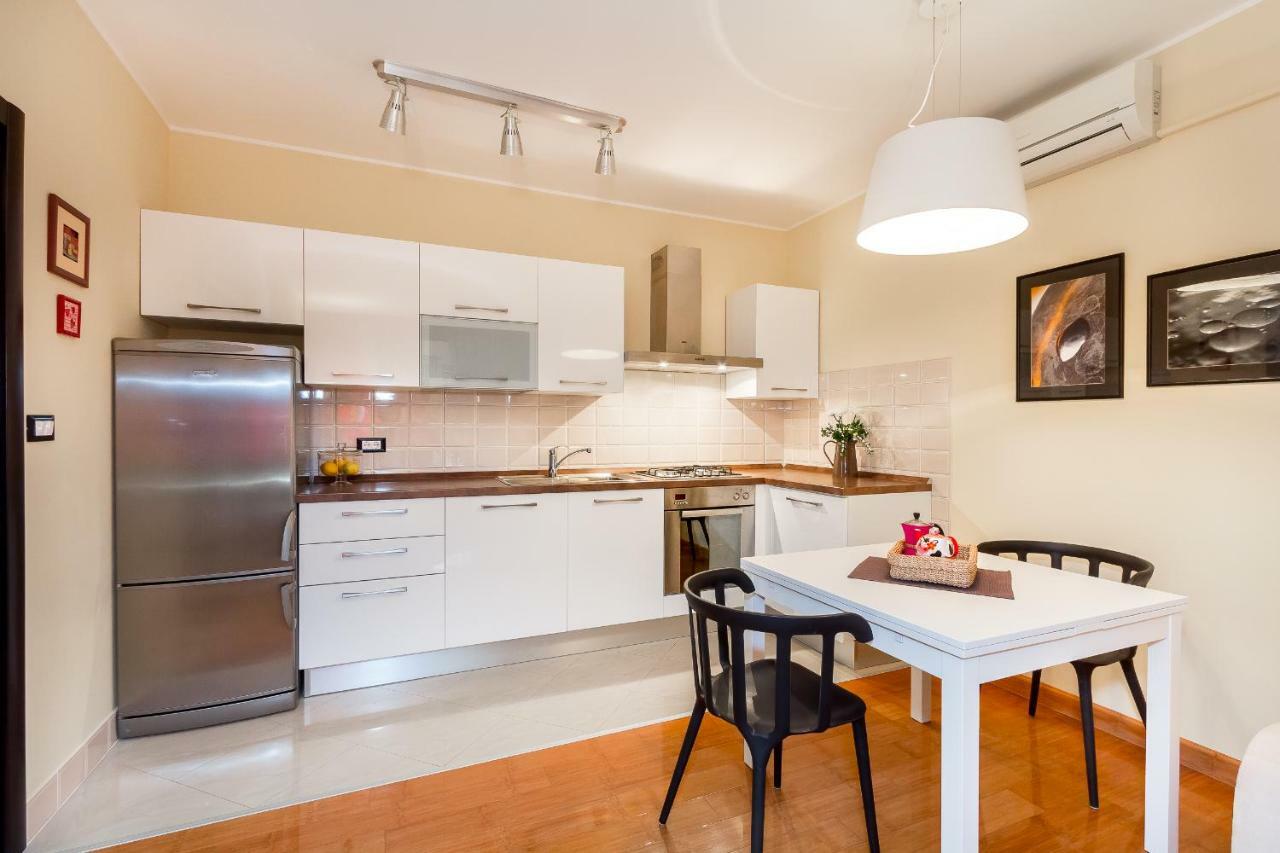 City Stylish Apartment Pola Esterno foto