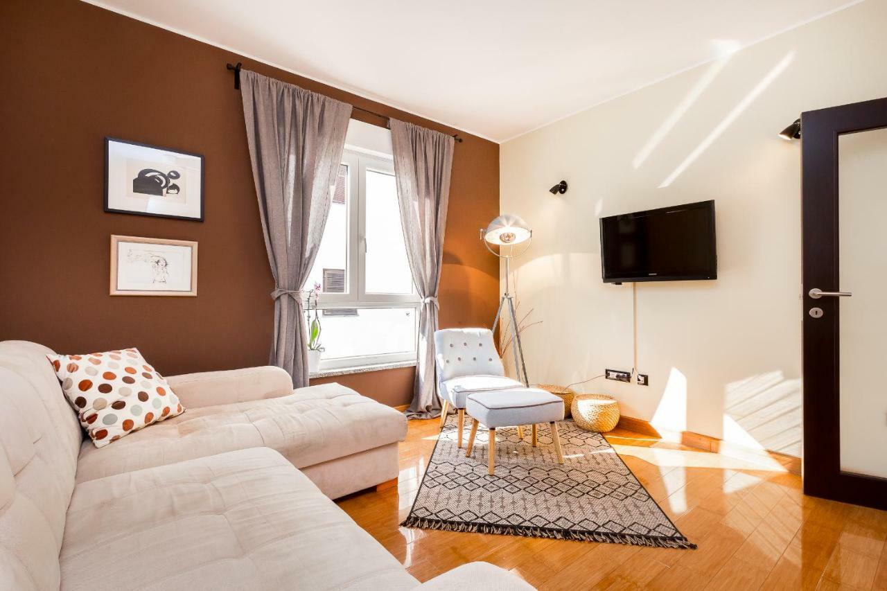 City Stylish Apartment Pola Esterno foto