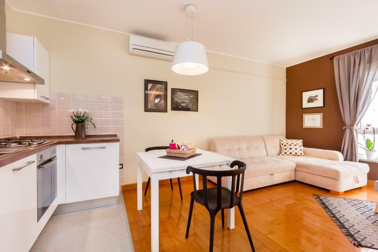 City Stylish Apartment Pola Esterno foto